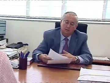 Un juez riñe a una joven que denunció a sus padres Un juez riñe a una joven que denunció a sus padres