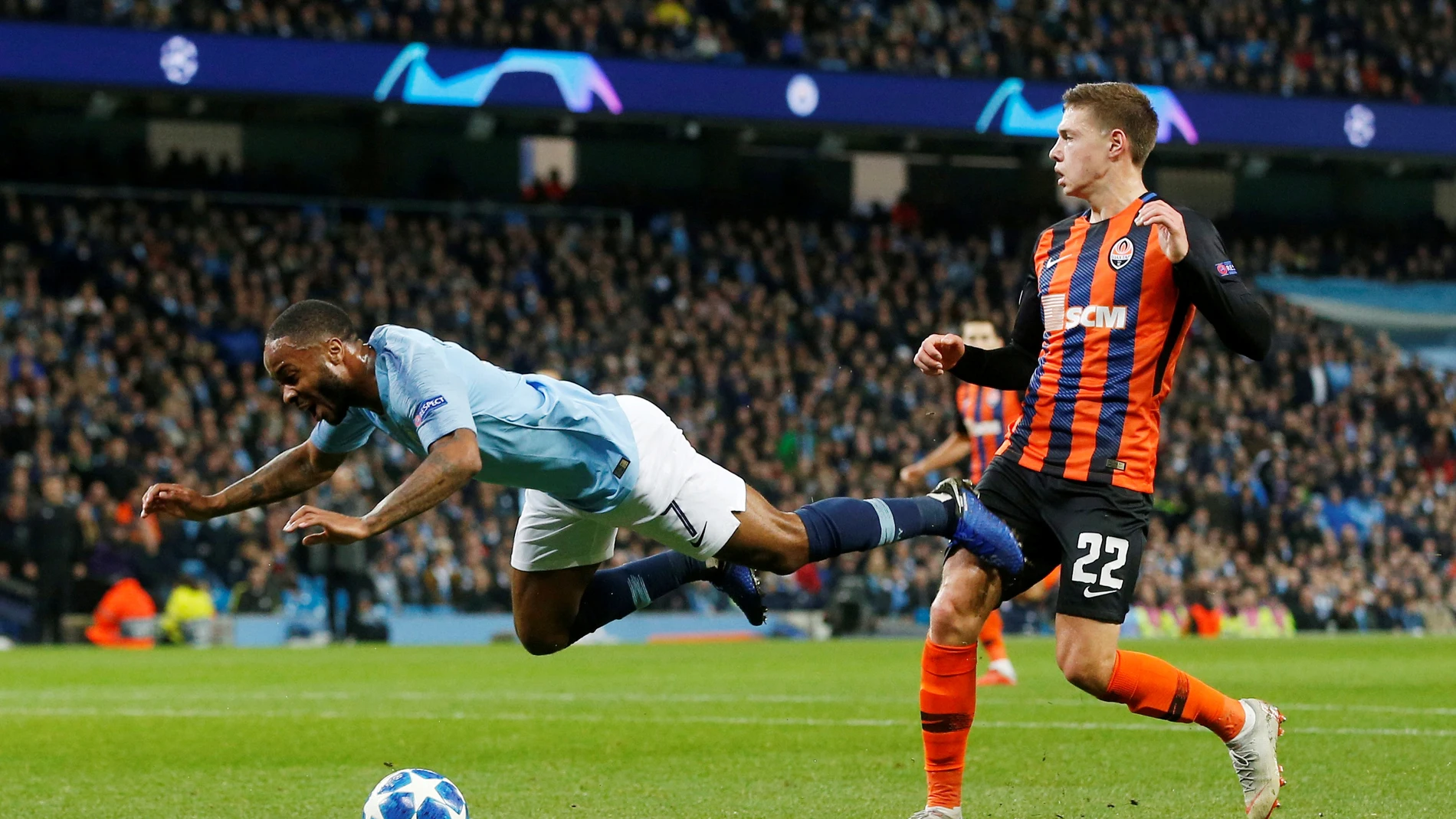 Sterling, en la jugada del penalti ante el Shakhtar Sterling, en la jugada del penalti ante el Shakhtar