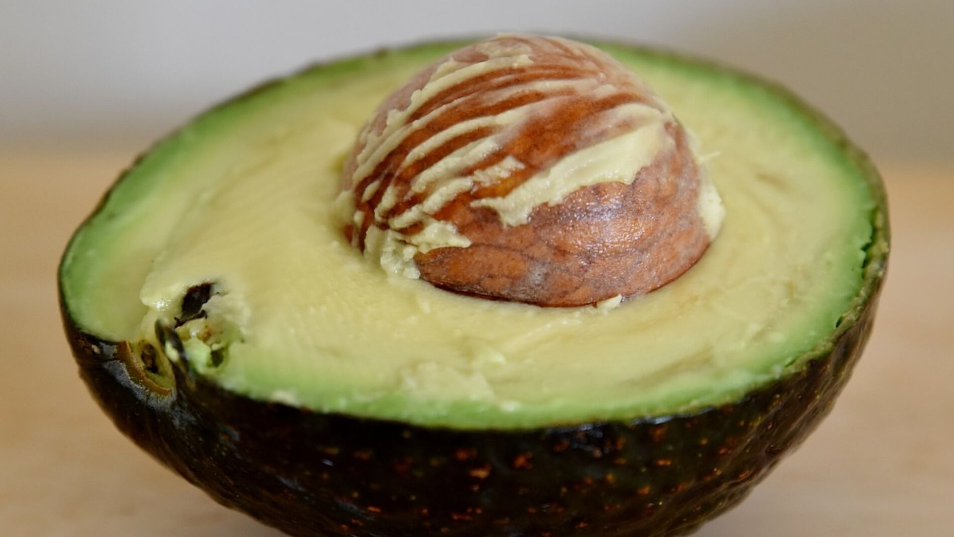 ¿Y si el aguacate fuera enemigo del sueño?