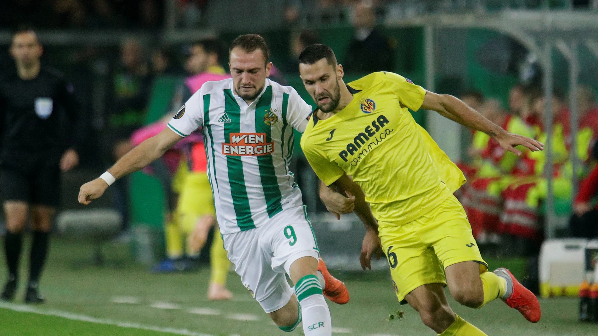 Momento del partido entre el Rapid de Viena y el Villarreal Momento del partido entre el Rapid de Viena y el Villarreal