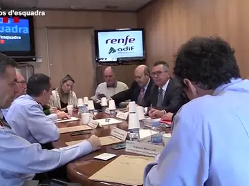 La seguridad del AVE en Sants confundió al pasajero de la maleta sospechosa y revisaron la de otra persona La seguridad del AVE en Sants confundió al pasajero de la maleta sospechosa y revisaron la de otra persona