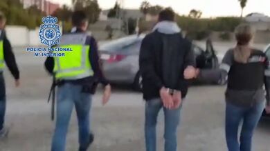 Detienen a dos buzos por dejar morir a otro en una inmersión ilegal relacionada con el tráfico de drogas