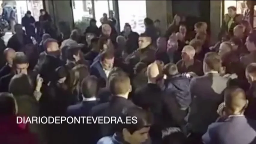 La agresión a Mariano Rajoy y otros momentos en que la seguridad de los políticos se puso en peligro La agresión a Mariano Rajoy y otros momentos en que la seguridad de los políticos se puso en peligro