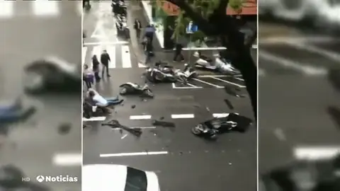 REEMPLAZO Un coche pierde el control y atropella a varios peatones en Barcelona REEMPLAZO Un coche pierde el control y atropella a varios peatones en Barcelona
