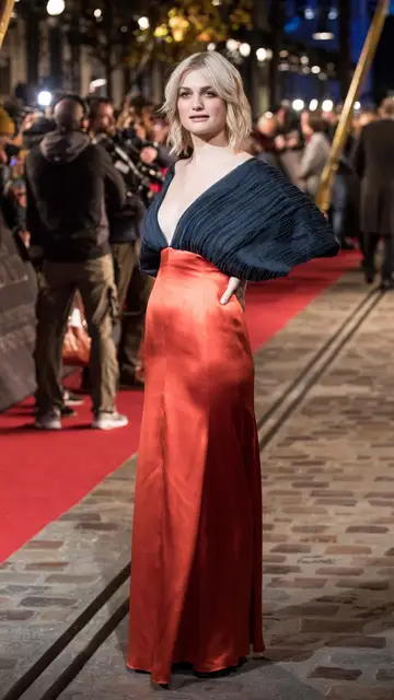 Alison Sudol Premiere de 'Animales Fantásticos:Los crímenes de Grindewald', en París