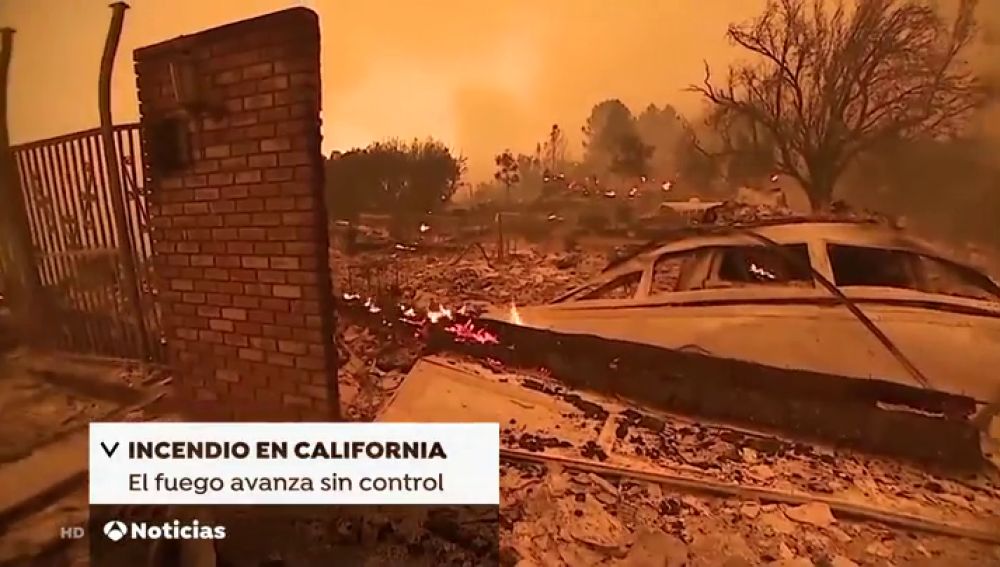 El fuego vuelve a cebarse con California: hay al menos cinco muertos y 150.000 vecinos han sido desalojados