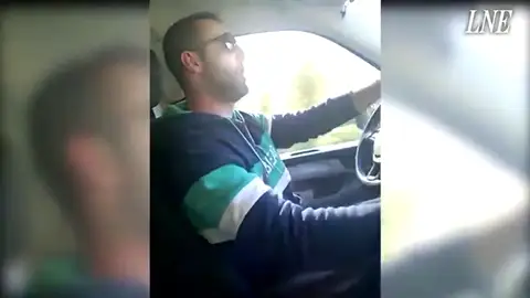 El taxi no es un impedimento para que Daniel García pueda disfrutar de gran pasión: la copla. El taxi no es un impedimento para que Daniel García pueda disfrutar de gran pasión: la copla.