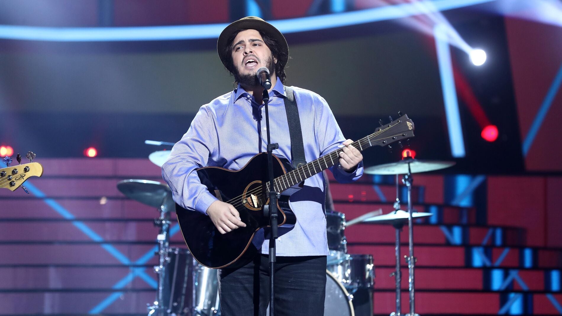 Brays Efe nos da &lsquo;Besos en guerra&rsquo; convertido en Morat 