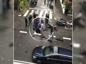 Un coche atropella a varios peatones en Barcelona Un coche atropella a varios peatones en Barcelona