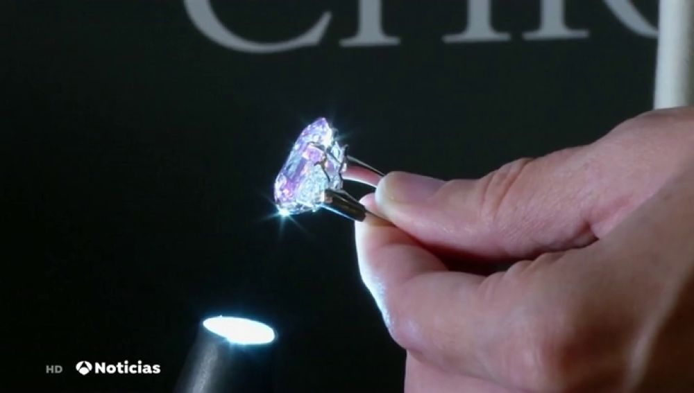 Sale a subasta un diamante rosa de 19 quilates y corte rectangular