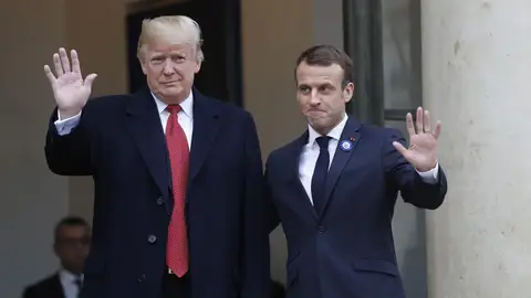 Donald Trump y Macron antes de su reunión en el Elíseo Donald Trump y Macron antes de su reunión en el Elíseo