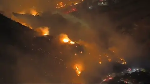 Al menos 9 muertos y 35 desaparecidos en los incendios más destructivos de la historia de California Al menos 9 muertos y 35 desaparecidos en los incendios más destructivos de la historia de California