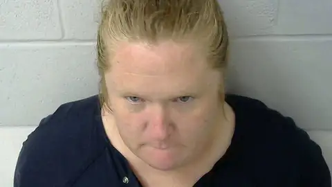 Amy Leann Hall, la mujer que mató a dos hijos e intentó asesinar a la tercera Amy Leann Hall, la mujer que mató a dos hijos e intentó asesinar a la tercera