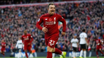 Xherdan Shaqiri celebra su gol ante el Fulham