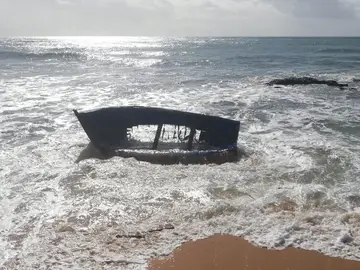 Patera destruida en Caños de Meca Patera destruida en Caños de Meca