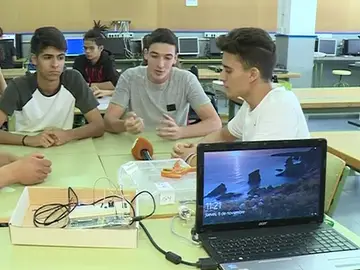 Adolescentes fabrican aplicaciones para discapacitados Adolescentes fabrican aplicaciones para discapacitados