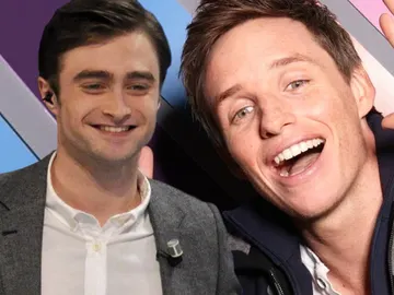 Daniel Radcliffe hizo 'magia' caminando sobre el agua en 'El Hormiguero 3.0', ¿con qué sorprenderá Eddie Redmayne? Daniel Radcliffe hizo 'magia' caminando sobre el agua en 'El Hormiguero 3.0', ¿con qué sorprenderá Eddie Redmayne?