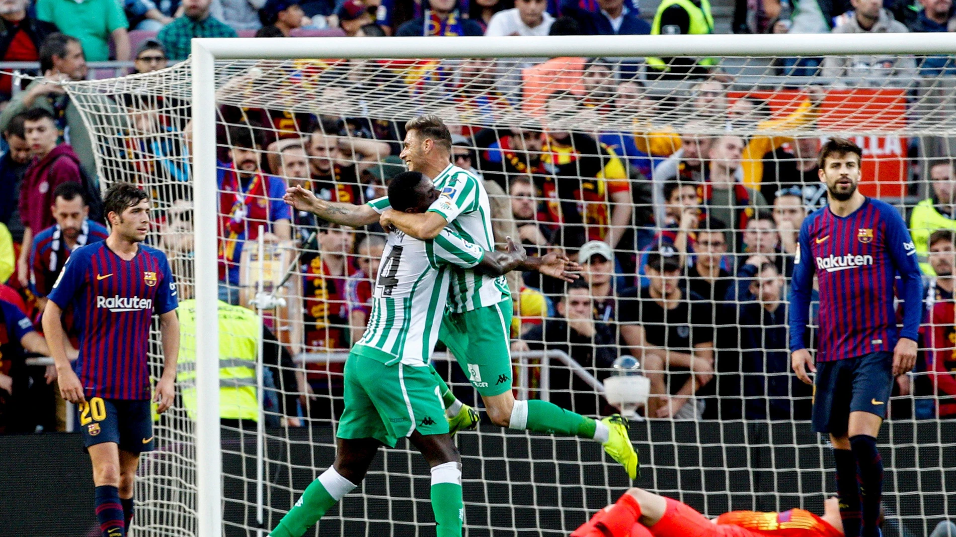 Joaquín celebra su gol en el Camp Nou Joaquín celebra su gol en el Camp Nou