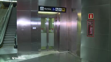 Quince jóvenes infectados de sarna agreden sexualmente a una joven en Santa Coloma de Gramanet