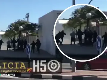 Siete heridos y tres detenidos en una multitudinaria pelea entre aficionados del Hércules y del Castellón Siete heridos y tres detenidos en una multitudinaria pelea entre aficionados del Hércules y del Castellón