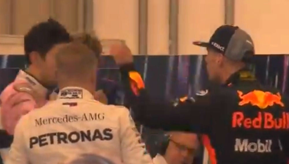 Verstappen empuja a Ocon