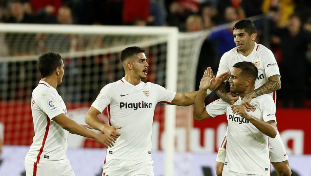 El Sevilla celebra un gol
