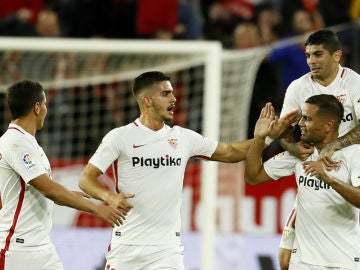 El Sevilla celebra un gol