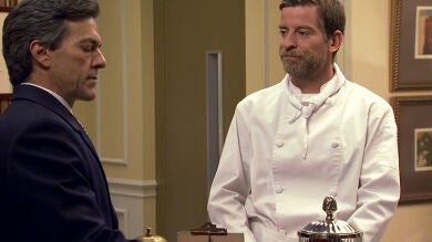 Marcelino no quiere a Jesús en el bar e intenta deshacerse de él 