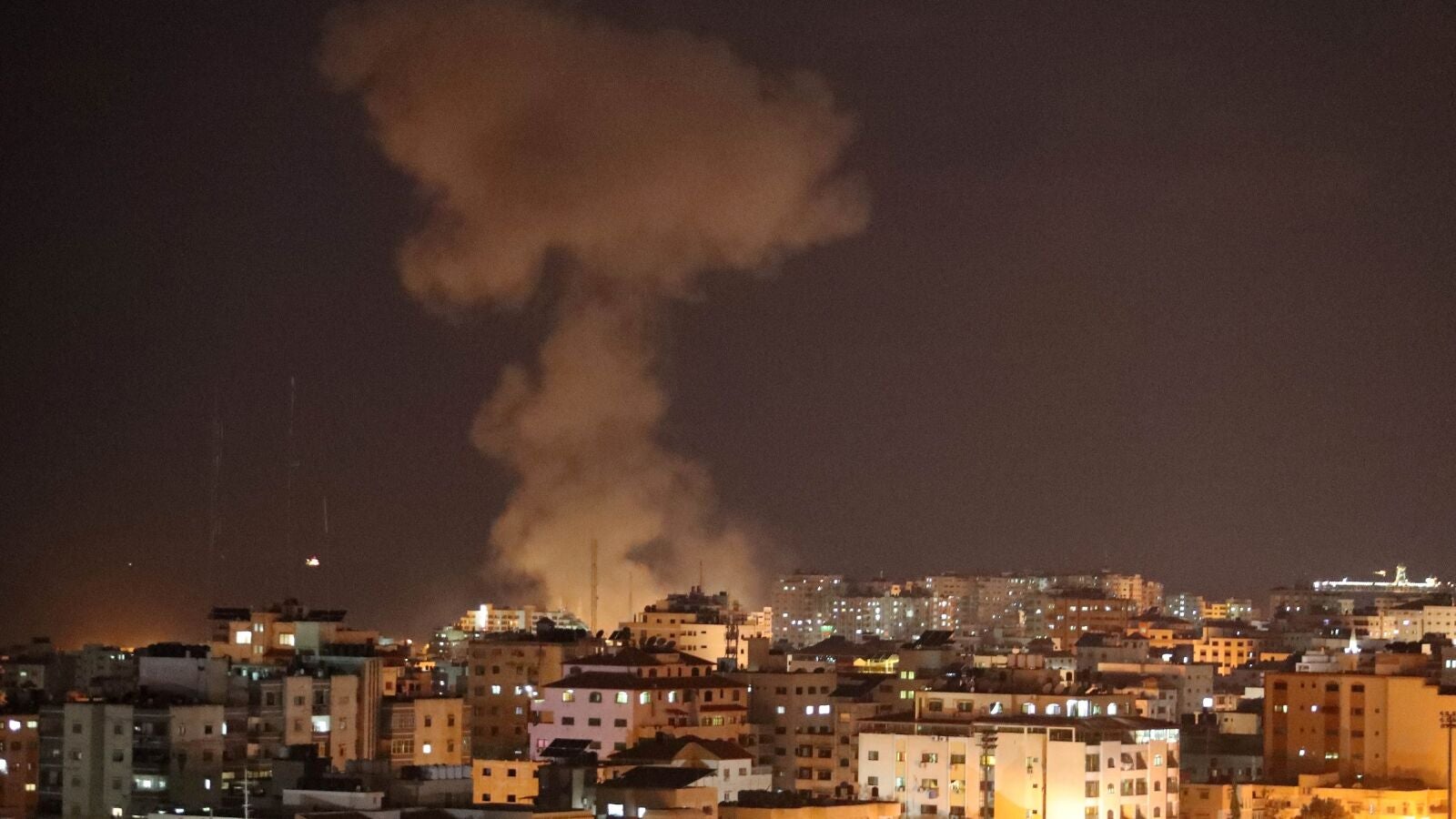Un intercambio de bombardeos deja tres palestinos muertos y una decena de israelíes heridos