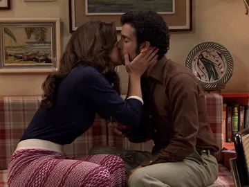 Ignacio apoya a María en su decisión de protagonizar la escena erótica Ignacio apoya a María en su decisión de protagonizar la escena erótica