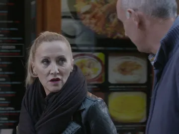 Nieves increpa a Luis: “¿Me estás llamando vieja?” Nieves increpa a Luis: “¿Me estás llamando vieja?”