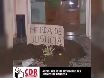 Los CDR vuelcan estiércol ante tres juzgados de Girona Los CDR vuelcan estiércol ante tres juzgados de Girona