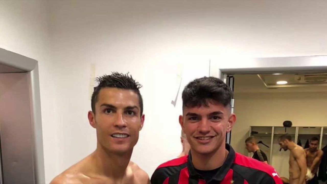 Why fans have lost it over this Cristiano Ronaldo selfie