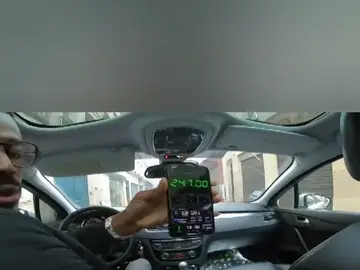 Dos turistas tailandeses denuncian a un taxista por cobrarles 247 euros en un trayecto de 45 kilómetros Dos turistas tailandeses denuncian a un taxista por cobrarles 247 euros en un trayecto de 45 kilómetros