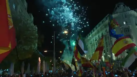Policías y guardias civiles celebran la aprobación de la ley que tramita la equiparación salarial Policías y guardias civiles celebran la aprobación de la ley que tramita la equiparación salarial