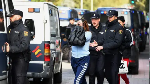 La Policía Nacional está llevando a cabo una operación en Madrid contra la explotación sexual de mujeres La Policía Nacional está llevando a cabo una operación en Madrid contra la explotación sexual de mujeres