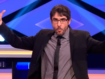 VÍDEO: El motivo por el que a Juanra Bonet le 'petó' la cabeza VÍDEO: El motivo por el que a Juanra Bonet le 'petó' la cabeza