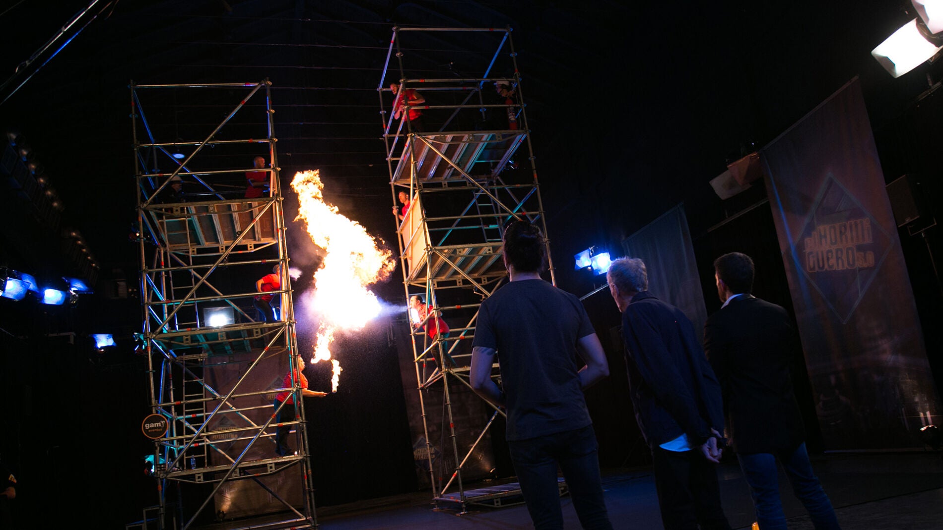 V&Iacute;DEO: Enrique San Francisco alucina con la escalera de fuego en 'El Hormiguero 3.0'