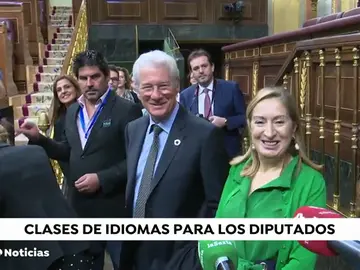 El Congreso de los Diputados licita por primera vez clases de idiomas para los diputados El Congreso de los Diputados licita por primera vez clases de idiomas para los diputados