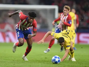 Thomas pelea un balón en el partido ante el Dortmund Thomas pelea un balón en el partido ante el Dortmund