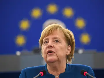 La canciller alemana, Angela Merkel, ofrece un discurso en el Parlamento Europeo en Estrasburgo La canciller alemana, Angela Merkel, ofrece un discurso en el Parlamento Europeo en Estrasburgo