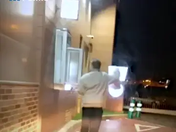 La Policía de Palma recuerda que el patinete eléctrico no puede ir por la calzada... ni para recoger comida rápida La Policía de Palma recuerda que el patinete eléctrico no puede ir por la calzada... ni para recoger comida rápida