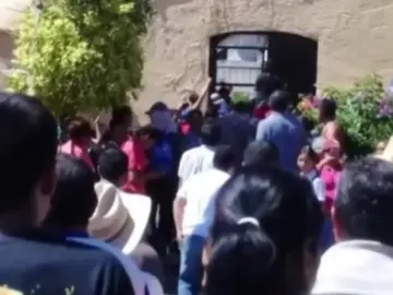 Cómo un bulo de WhatsApp llevó a quemar vivos a dos hombres Cómo un bulo de WhatsApp llevó a quemar vivos a dos hombres