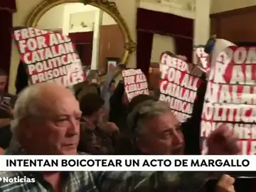 Los independentistas boicotean una conferencia de Margallo en Reus Los independentistas boicotean una conferencia de Margallo en Reus