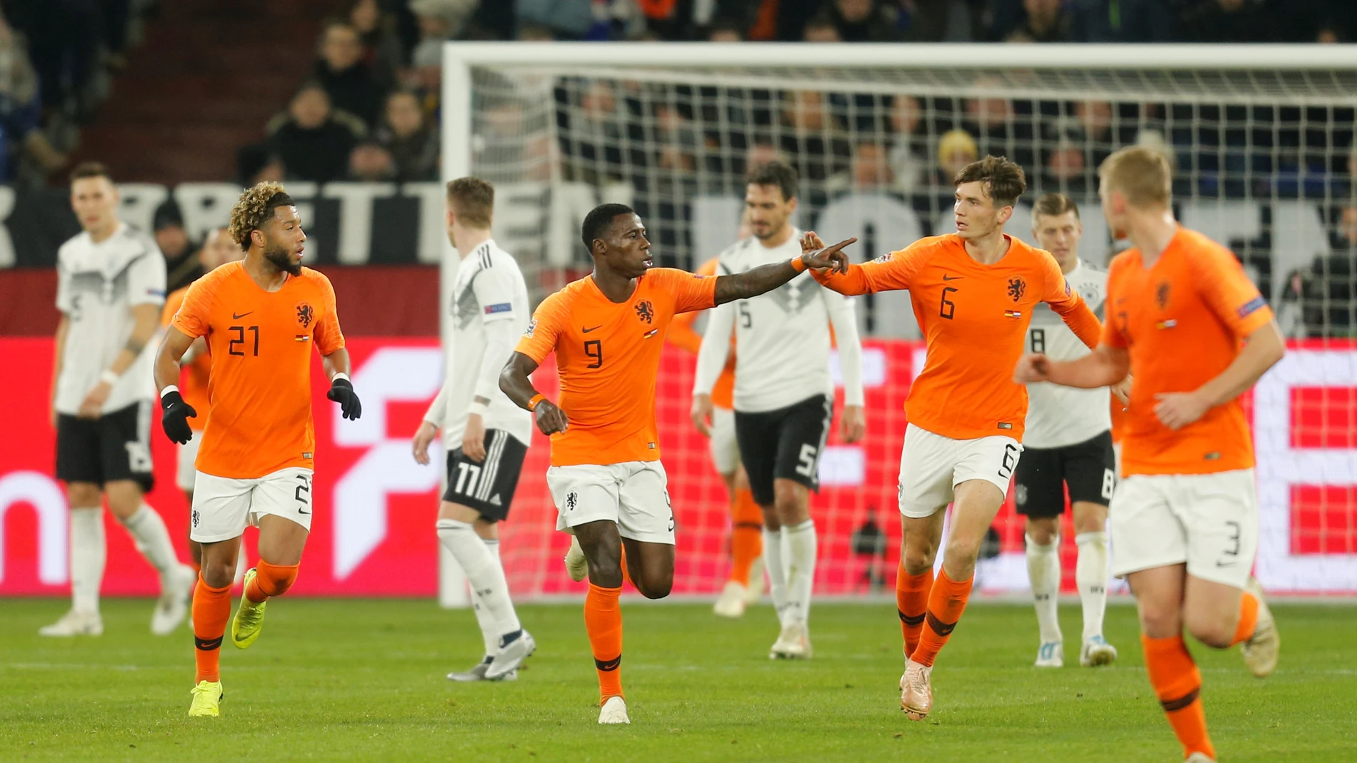 Promes celebra su gol contra Alemania Promes celebra su gol contra Alemania