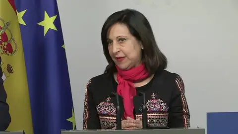 Robles rectifica y asegura que el Ejército sin "ninguna duda" estará presente en el Salón de la Enseñanza en Barcelona Robles rectifica y asegura que el Ejército sin "ninguna duda" estará presente en el Salón de la Enseñanza en Barcelona