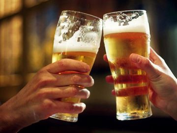 Pues no, resulta que la cerveza no hincha. Pues no, resulta que la cerveza no hincha.
