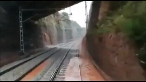 Denuncian el estado de las vías por las que circulaba el tren descarrilado en Vacarisses Denuncian el estado de las vías por las que circulaba el tren descarrilado en Vacarisses