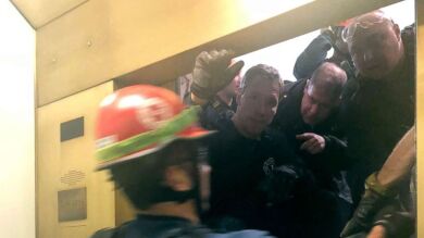 Seis personas sobreviven tras descolgarse el ascensor en el que iban y caer 84 pisos 