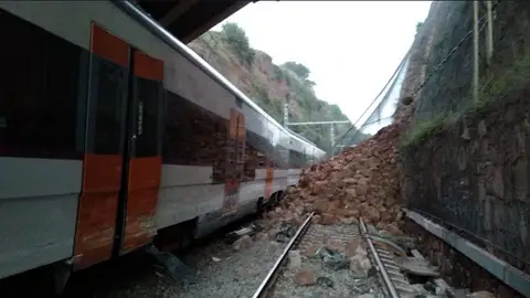El tren que ha descarrilado en Vacarisses El tren que ha descarrilado en Vacarisses